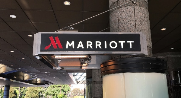 東京マリオットホテルのエントランス前
