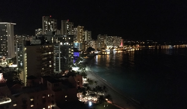 シェラトン・ワイキキのオーシャンビューの夜景