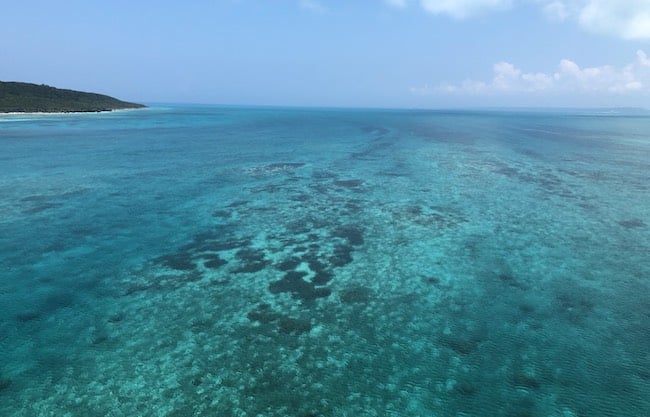 伊良部島と宮古島の中間にある海