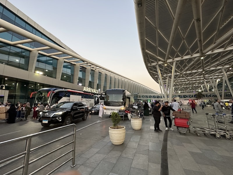 カイロ国際空港の車止め